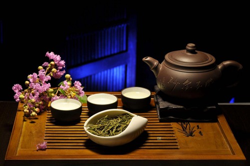 安吉白茶是绿茶吗？如何分辨安吉白茶的优劣