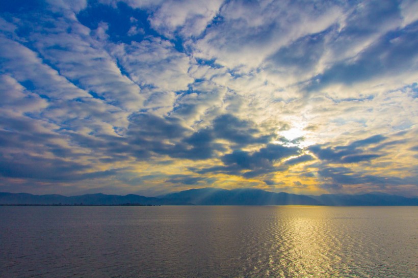 云南大理洱海自然风景图片