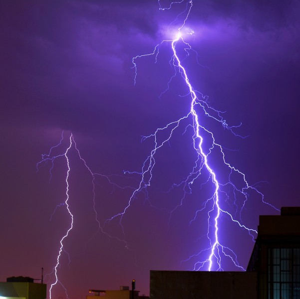 恐怖震撼的雷电风景图片