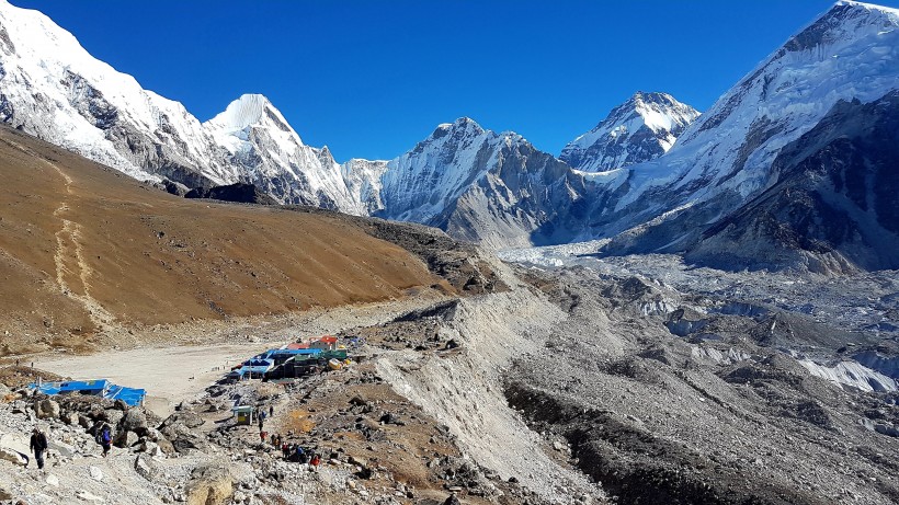 西藏神秘巍峨的珠穆朗玛峰自然风景图片