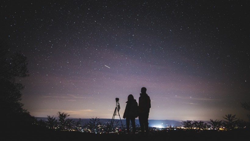 闪亮耀眼的星空风景图片