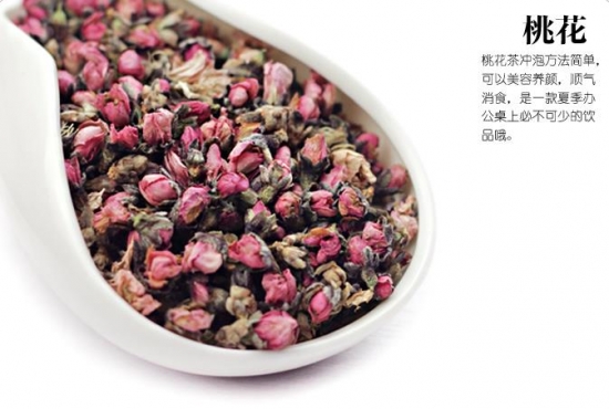 干燥的桃花茶